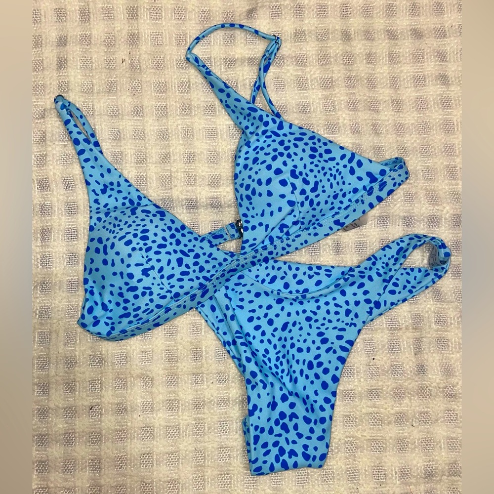 Blue spotted swim 2 piece swimsuit